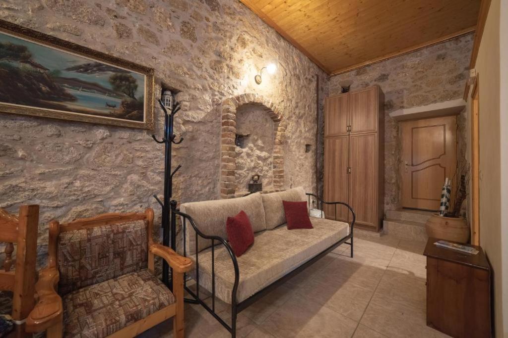 Menecrates Rustic - San Matteo Apartment Agios Matthaios  Ngoại thất bức ảnh